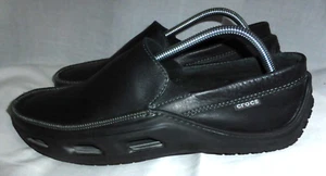 ZAPATO MOCASÍN CROCS HOMBRE CUERO NEGRO SIN CORDONES TALLA UK 9 EU 43 US 10 EN MUY BUENA CONDICIÓN - Imagen 1 de 24