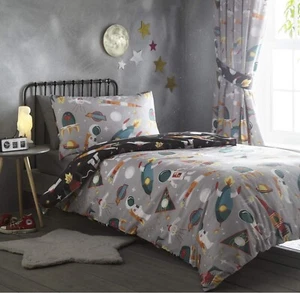 Duvet Cover Pillowcase Set Spaceman Toddler Bed Kids Club Polycotton Quilt Grey - Picture 1 of 2