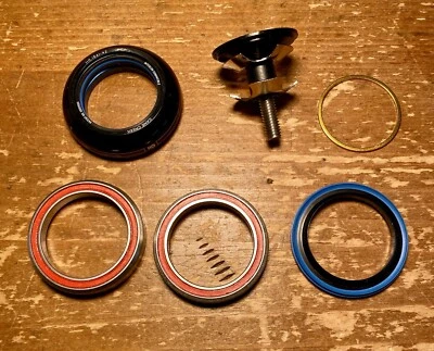 Cane Creek 110 IS41/28.6 / IS41/30 Short Cover Headset Black - Image 1 of 4