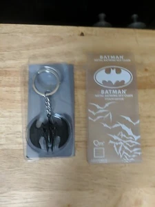 Llavero Batman Batwing Metal Stealth Edition caja de botín exclusivo  - Imagen 1 de 2