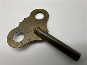 Original antike messingfarbene Mantel Standuhr Wanduhr Aufziehschlüssel - Bild 1 von 5