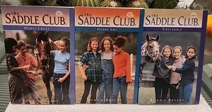 Lot of 3 ~ Vintage 1999 The Saddle Club Book Series ~ Bryant ~ #1, #2, #88 ~NEW - Imagen 1 de 3