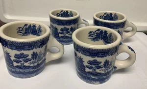 4 Blue Willow Tasse Becher schwer Restaurantgeschirr Vogel Baum Japan Marke 50er Jahre - Bild 1 von 16