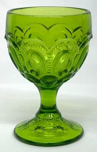 L.E. Smith Moon & Star Claret Wine Glasses Green 4.75" Tall, Beautiful - Picture 1 of 4