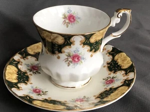 Vintage England Bone china teacup saucer green - Picture 1 of 2