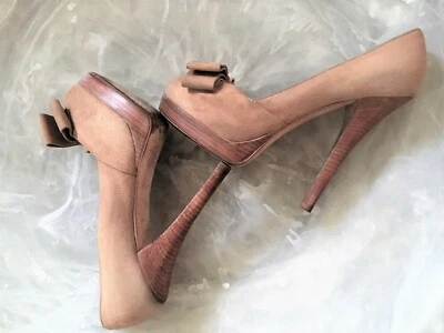 FENDI Women's 8 M Tan Suede Peep Toe Bow Platform High Heel Pumps Italy - Image 1 of 4