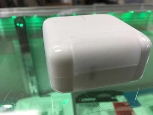 Genuine Apple 30W USB-C Power Adapter New in Plain packaging. MR2A2LL/A - Picture 1 of 4