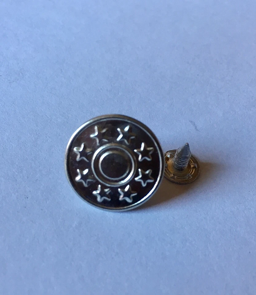 100 senza Cuciture Jeansknoepfe Ottone Argento 8Sterne 17 MM Manopola Ricambio - Immagine 1 di 1