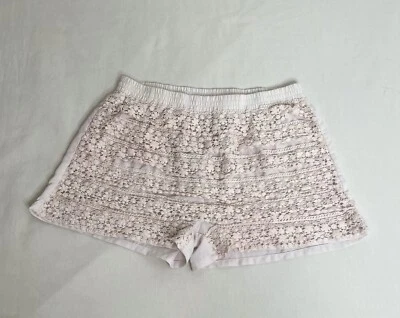 Rue 21 Womens Shorts Size Large L Cream Contrast Lace Short - Image 1 of 4