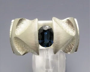 MATURE DESIGN - DISTINCTIVE SAFIR TENSION RING - UNIQUE FROM OWN GOLDSMITH - Picture 1 of 7