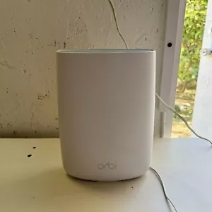 NETGEAR Orbi LBR20 4G LTE router wireless tri banda - bianco - Foto 1 di 4