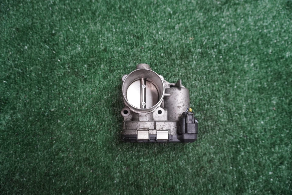 Ford Fiesta 2015 2016 2017 carrocería del acelerador del motor de 1,6 L fabricante original 61 k millas 7S7G9F991CA Foto 1 de 4