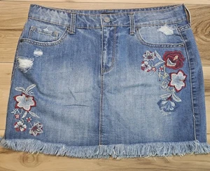 Aeropostale Denim Floral Embroidered Mini Skirt Size 12 - Picture 1 of 10