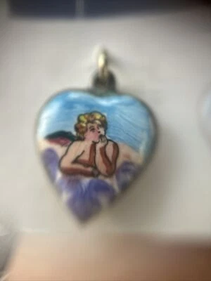 Dije corazón hinchado de plata esterlina vintage, corazón esmaltado vintage, ángel de Rafael Foto 1 de 4