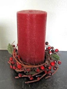 Christmas Ornamental Red Pillar Candle Black Tray Cranberry Wreath Decoration - Picture 1 of 11