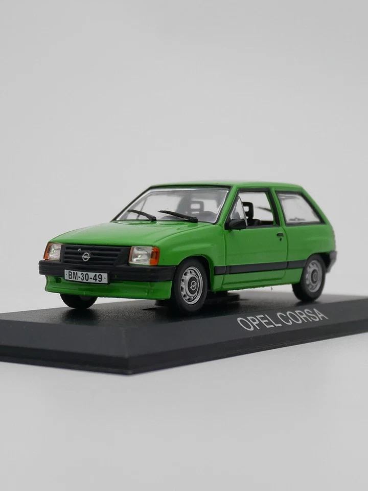 ixo / ist 1:43 Opel Corsa Diecast Car Model Metal Toy Vehicle - Image 1 of 4