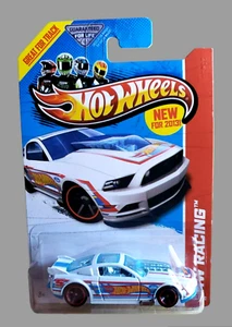 2013 Hot Wheels 13 Ford Mustang GT weiß neu für 2013! HW Racing rot schwarz MC5SP - Bild 1 von 13