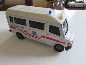 Hongwell - Ambulanza 118 - sc. 1:43 - Foto 1 di 11
