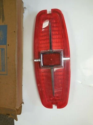 Новый из старых запасов 1966 Ford Country Squire страны седан задний фонарь объектив C6AZ-13450-E - Изображение 1 из 3