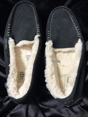 UGG Women's Suede Slipper Shoe BLACK Suede 12 NWOB $100 MSRP - Image 1 of 4