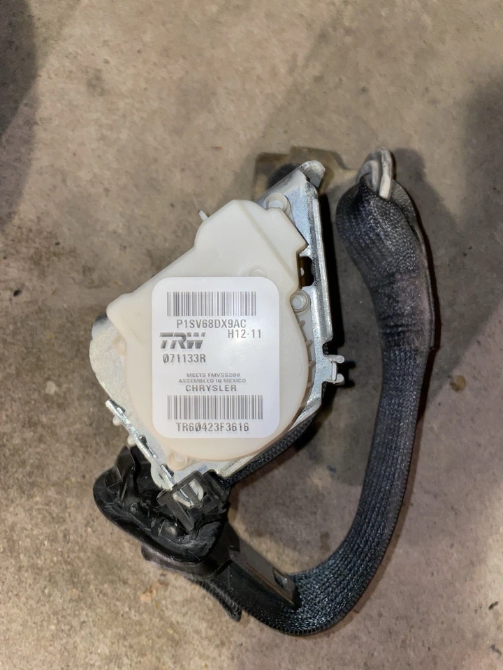 Dodge Dart 2013-2016 segunda fila retractor de cinturón de seguridad central trasero OEM P1SV68DX9AC Foto 1 de 1