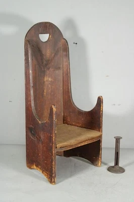 RARE 18TH C CHILD'S WING BACK SETTLE POTTY CHAIR IN ITS ORIGINAL ATTIC SURFACE - Image 1 of 4