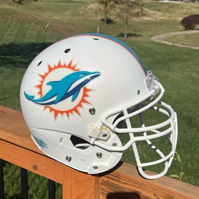 Casco usado Schutt Air XP Pro Q10 VTD 2019 XL edición del equipo de los Miami Dolphins Foto 1 de 4