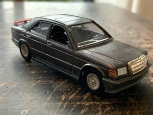 Verem Mercedes Benz 190 Diecast Modellauto 1/43 Kostenloser Versand in Großbritannien - Bild 1 von 8