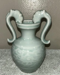 Chinese Vintage Small Green Porcelain Vase - Picture 1 of 8
