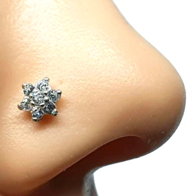 Fiore Naso Borchia Argento 7 Cz Artiglio Set Cristallo Cubico Grappolo 22g 0,... - Immagine 1 di 4