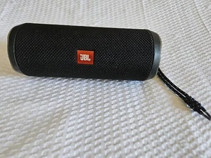 JBL Flip 4 Portable Speaker Black Wireless Bluetooth Waterproof Noise-Cancelling - Picture 1 of 8