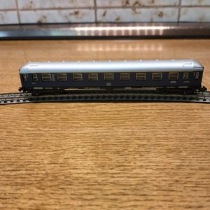 Personenwagen Spur N von Lima mit Innen-Beleuchtung - Bild 1 von 2