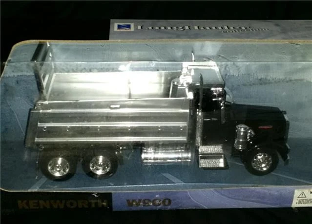 Camión de volteo NEWRAY LONG HAULER COLLECTION KENWORTH W900 PLATEADO NEGRO ESCALA 1:32 Foto 1 de 1