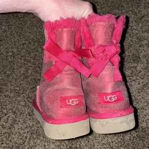 UGG MINI BAILEY BOW II BOOT Metallic Hot Pink Size 9 - Picture 1 of 8