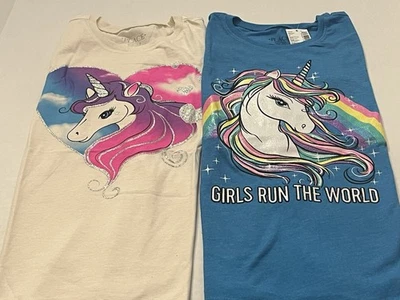 Lote de 2 Camisas Gráficas Unicornios Brillo Lugar Niños Niñas Talla M 7/8 Nuevas con Etiquetas Foto 1 de 3