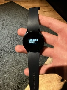 Samsung Galaxy Watch6 SM-R930 40mm aluminiowa obudowa ze sportową bransoletką - grafitowa - Zdjęcie 1 z 5