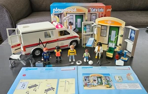 Playmobil 5952 Ambulance & 9110 Hospital Play Box w/5 Figures & Accessories - Afbeelding 1 van 3