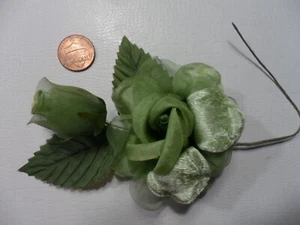 Green Organza/Velvet Millenary Rose - Vintage- Japan - Picture 1 of 3