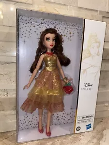 DISNEY STIL SET BELLE 11" PUPPE FEHLERHAFTE BOX - Bild 1 von 4
