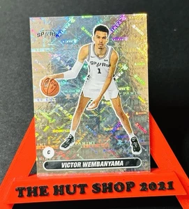 Victor Wembanyama 2023 Panini Rookie Sticker Silver Foil Prizm! #465 Sporen! RC - Bild 1 von 4