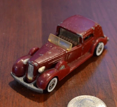 Caddy Cadillac Classic 1981 Hot Wheels 1935 serie 355 Malasia Whitewalls Foto 1 de 4