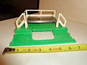 VINTAGE Lionel No. 3462P Milk Car Platform Green Metal - Picture 1 of 4