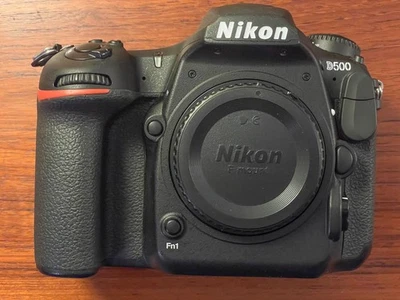 Nikon D500. Estados Unidos. Obturador solo 4720. Nikon Pro Service limpiado y revisado. Foto 1 de 4