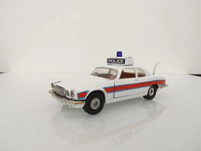 CORGI 1:36  Jaguar XJ 12 C   POLICE POLIZEI  England  - Bild 1 von 4