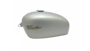 Velocette Thruxton Silver Painted Golden Lining Petrol Tank - Foto 1 di 7