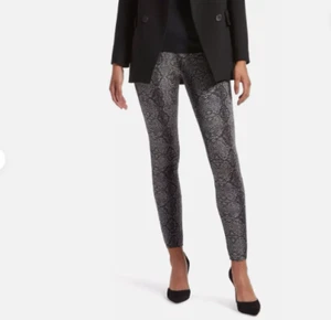 NWT ~ KENDALL + KYLIE Women's Python Ponte Phone Pocket Leggings MEDIUM - Picture 1 of 9