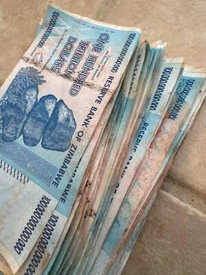 LOT OF 10, 🇿🇼 ZIMBABWE 100 TRILLION DOLLAR BANKNOTES,  2008/AA, CIRCULATED - Image 1 of 4