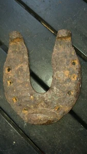 römisches Hufeisen - Pferd - Römer - Bodenfund - I - Bild 1 von 3