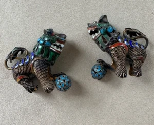 Pair of Chinese Gilt Silver Filigree and Enamel Foo Dogs 1 5/8" - Picture 1 of 4