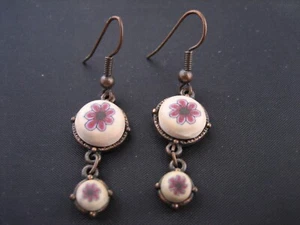 Pair vintage hand crafted metal earrings - Picture 1 of 4